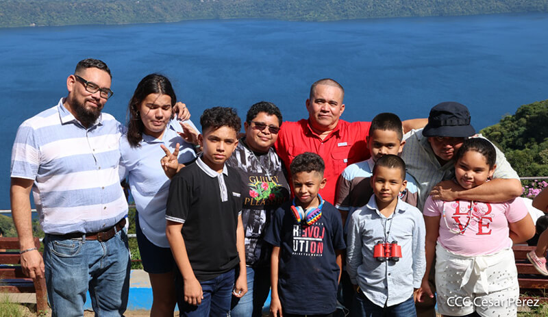 catarina-mirador-familias-nicaragua